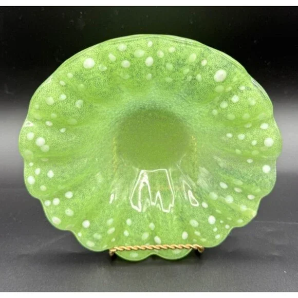 Vintage Murano Art Glass Green Clamshell Bowl 7" Scalloped Edge Stunning! MINT - Picture 6 of 8
